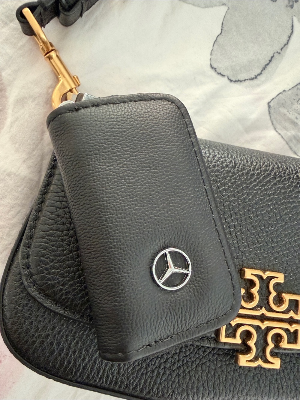 Black Leather Key Case with Gold Clip Excellent Condition - Picture 1 of 6